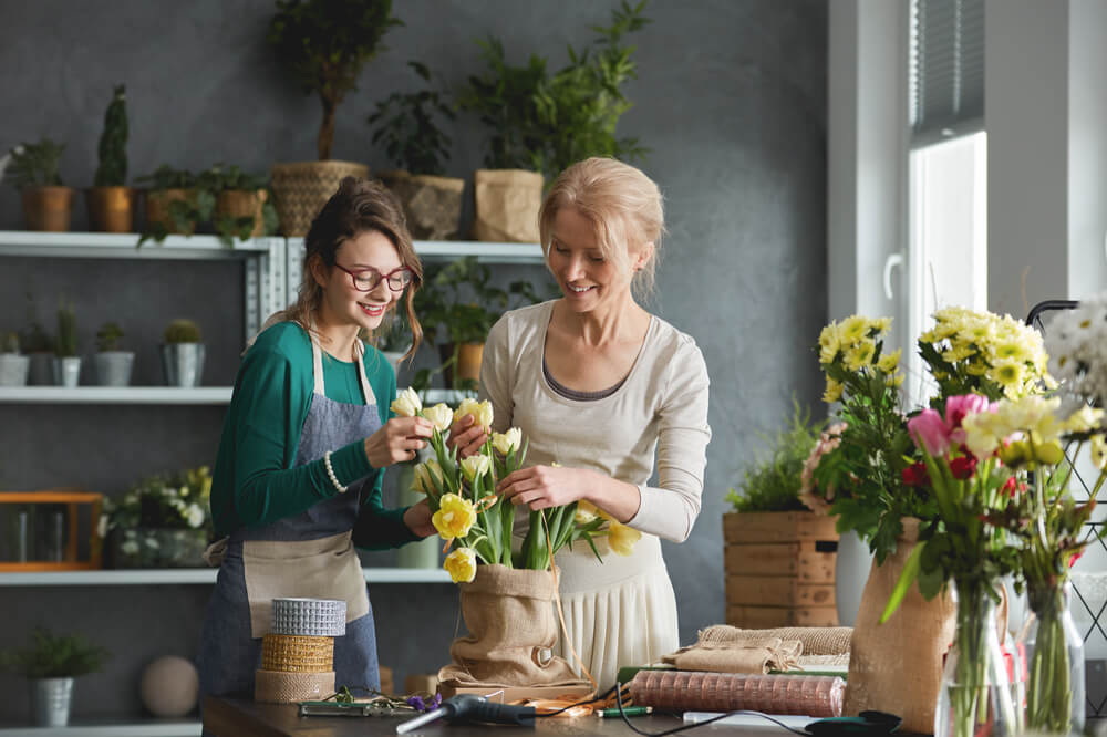 mulheres em negócio próprio de floricultura