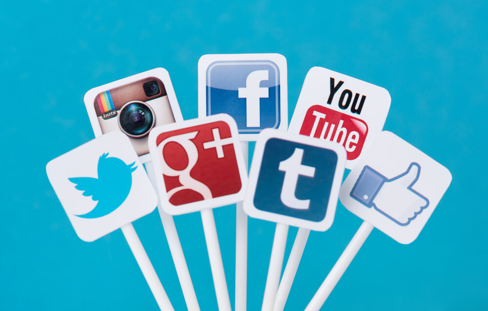 ilustraçao demonstrando diversos icones de redes sociais