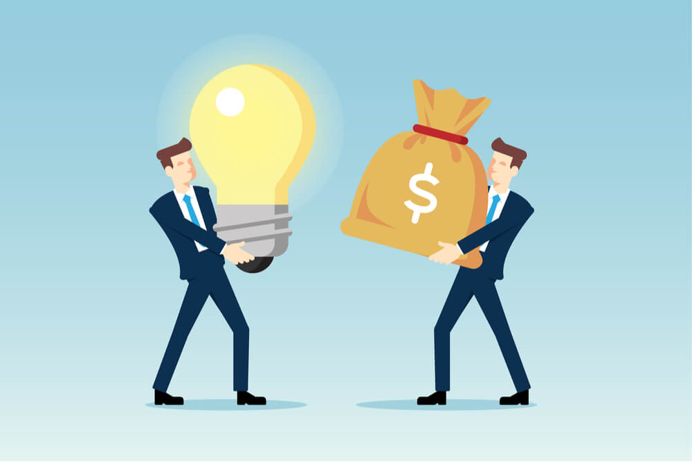 ilustração de homens executivos segurando lampada e dinheiro