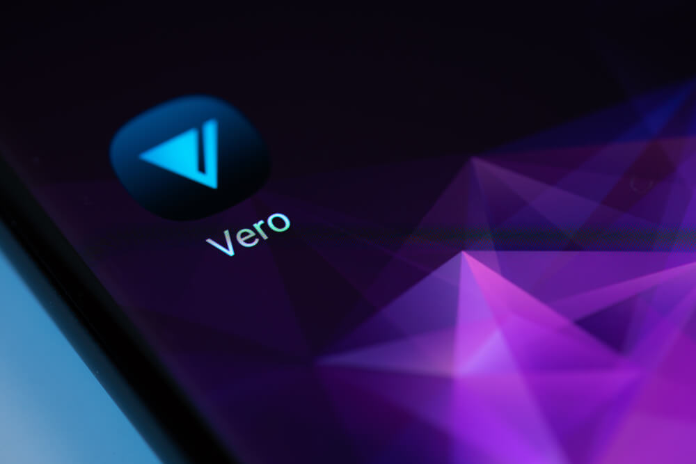 ícone do aplicativo Vero em tela inicial de smartphone