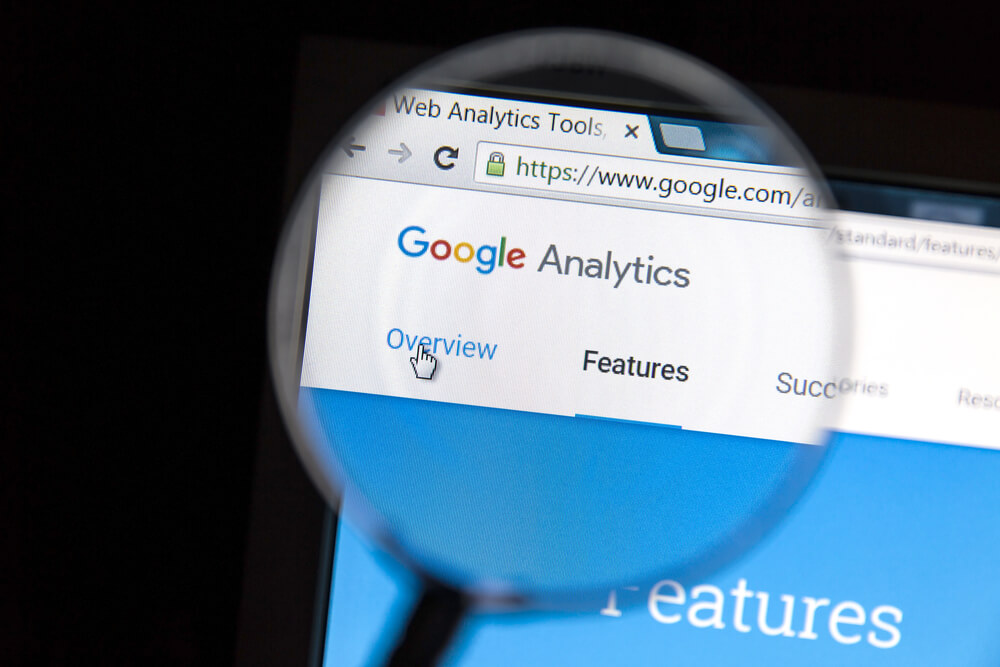 lupa em google analytics como exemplo de aplicativo para web analytics