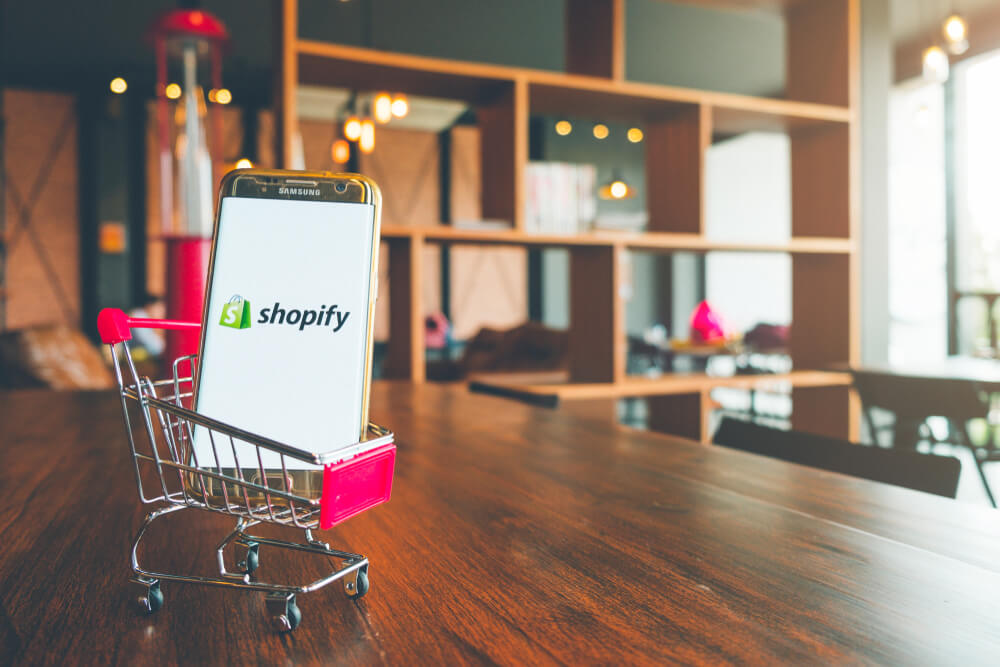 shopify como exemplo de plataforma de loja virtual