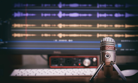 Hack Your Way to 10,000 Podcast Downloads with These 15 Tips